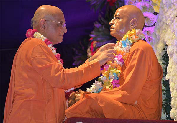 Bhakti Charu Swami